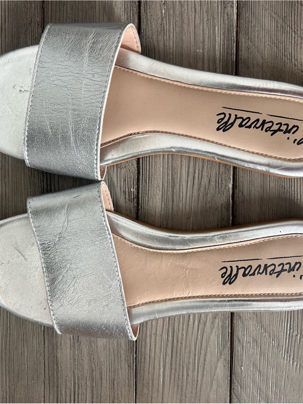 L'INTERVALLE Silver Single-Band Slide Sandals
